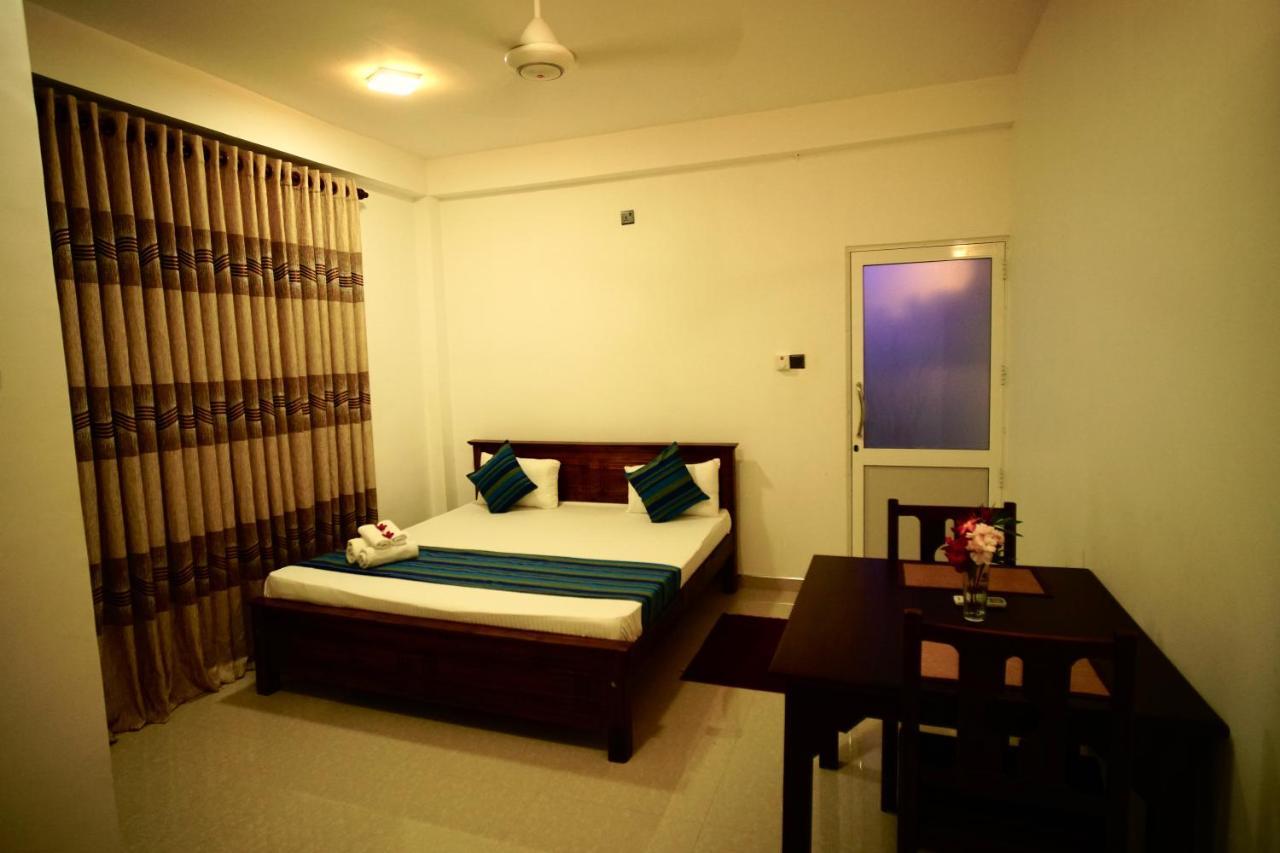 Airport 4 Season Transit Hotel Katunayaka Dış mekan fotoğraf
