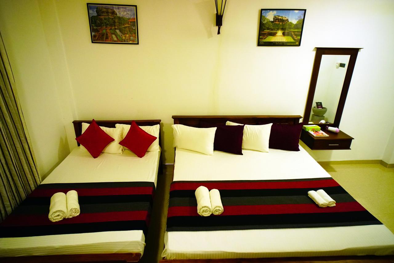 Airport 4 Season Transit Hotel Katunayaka Dış mekan fotoğraf