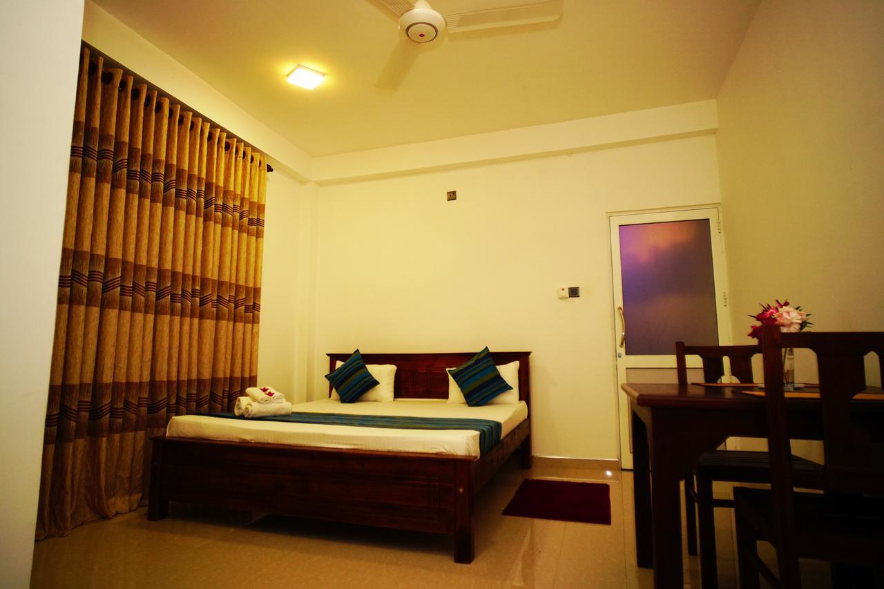 Airport 4 Season Transit Hotel Katunayaka Dış mekan fotoğraf