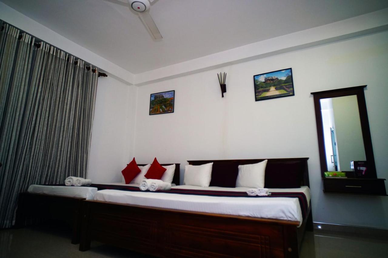 Airport 4 Season Transit Hotel Katunayaka Dış mekan fotoğraf