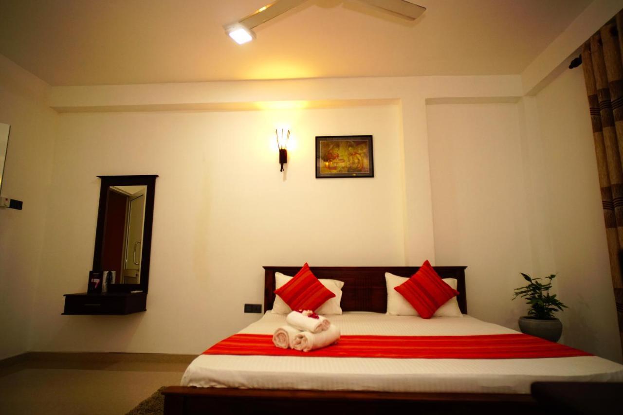 Airport 4 Season Transit Hotel Katunayaka Dış mekan fotoğraf