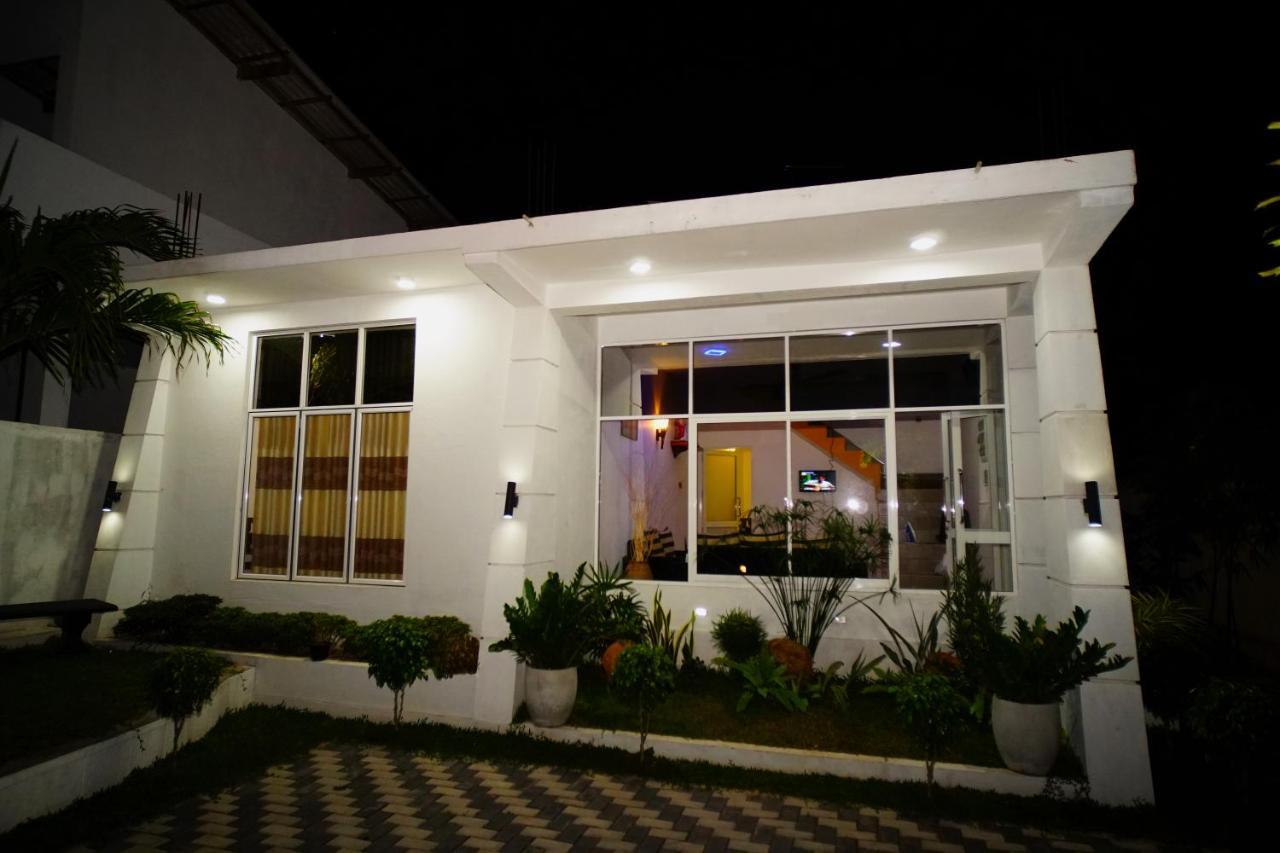 Airport 4 Season Transit Hotel Katunayaka Dış mekan fotoğraf