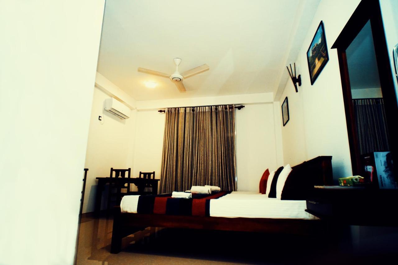 Airport 4 Season Transit Hotel Katunayaka Dış mekan fotoğraf