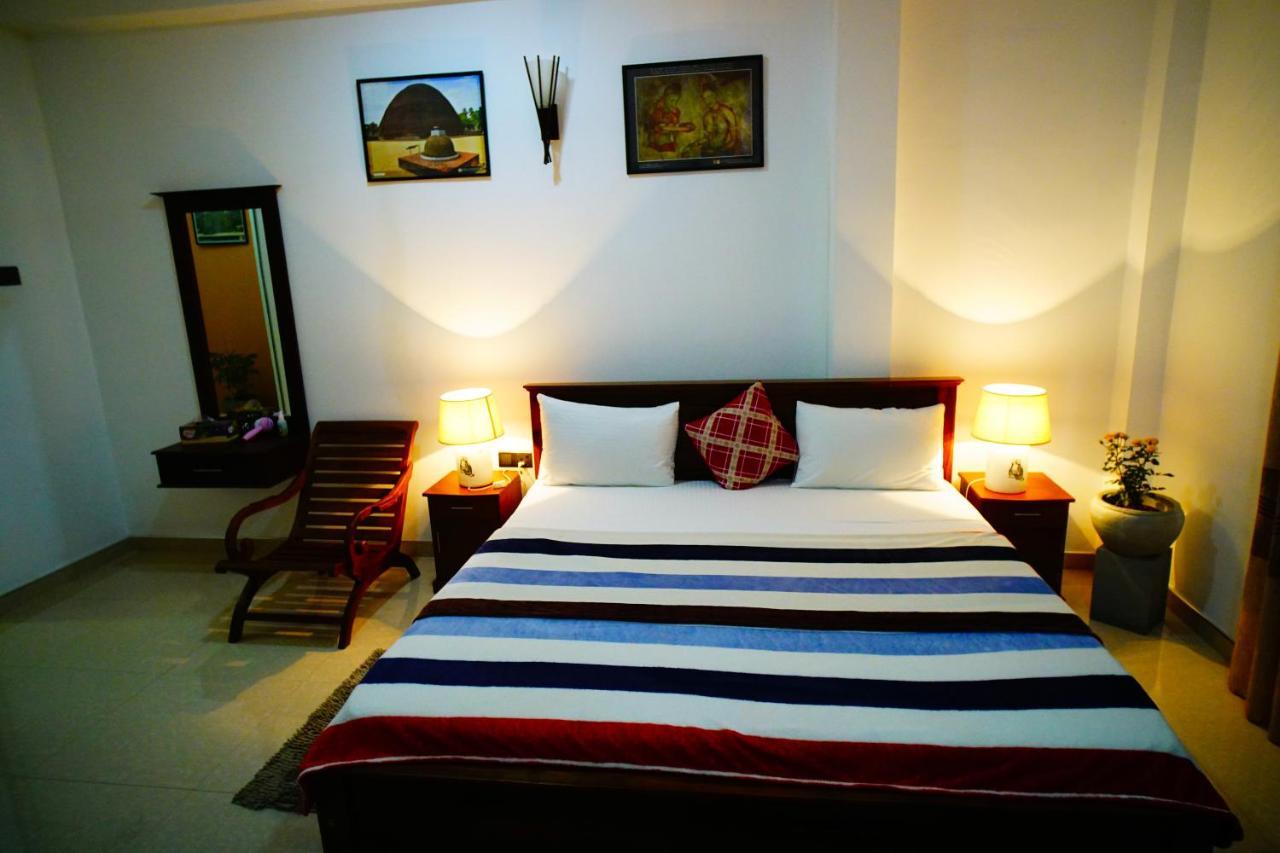 Airport 4 Season Transit Hotel Katunayaka Dış mekan fotoğraf